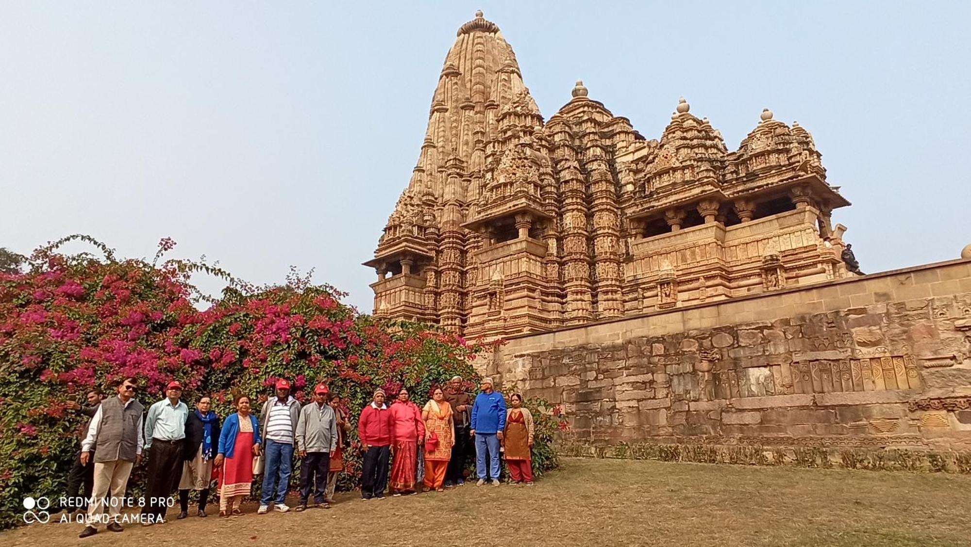 Abhiram Homestay Кхаджурахо Экстерьер фото