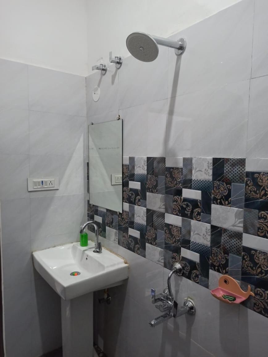 Abhiram Homestay Кхаджурахо Экстерьер фото