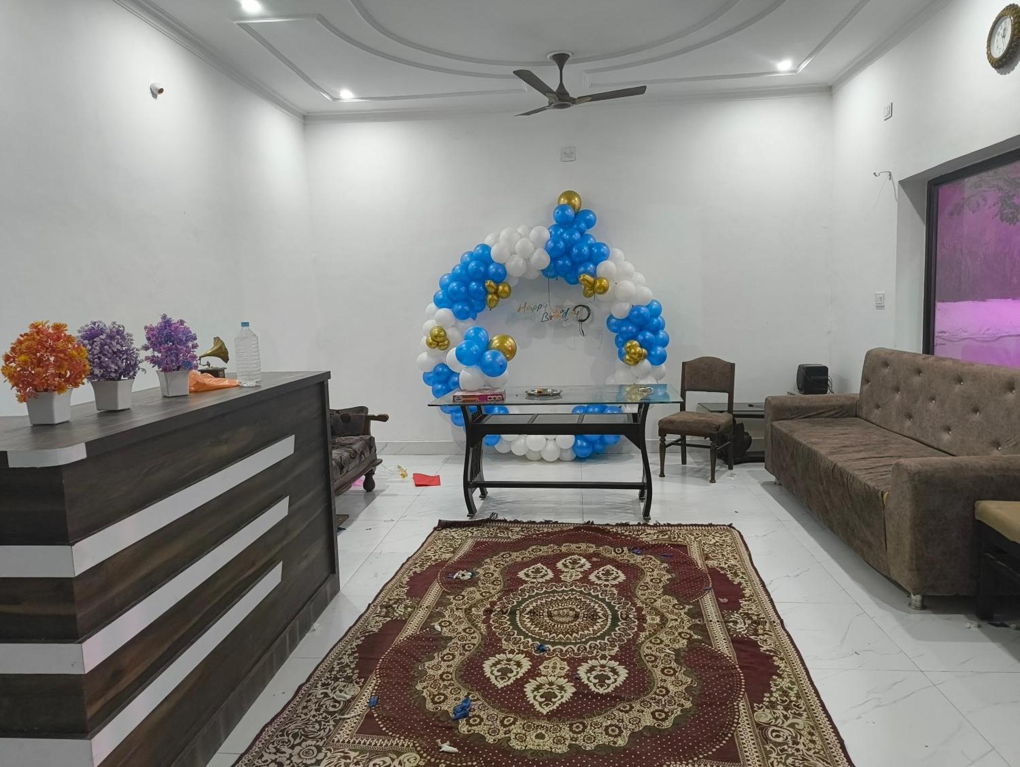 Abhiram Homestay Кхаджурахо Экстерьер фото